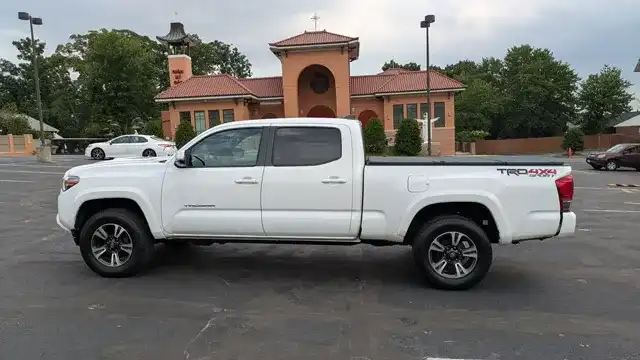 2017 Toyota Tacoma SR5 Double Cab 4x4 V6 Auto LB's photo