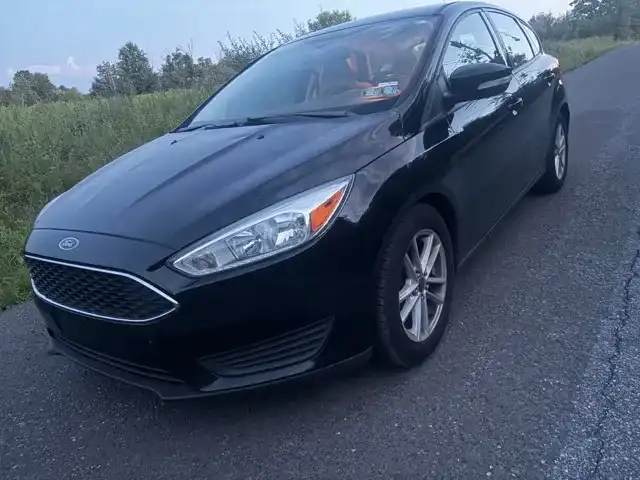 2017 Ford Focus 5 Door Hatch SE's photo