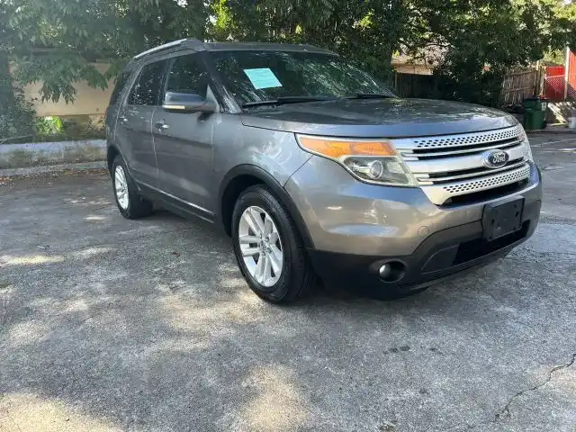 2011 Ford Explorer XLT's photo