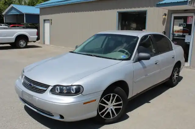 2001 Chevrolet Malibu Base's photo