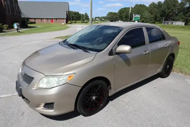 2010 Toyota Corolla LE AT's photo