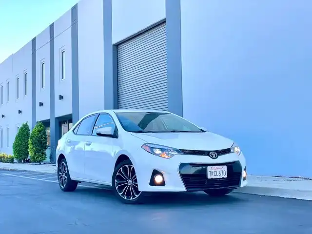 2015 Toyota Corolla L AT's photo