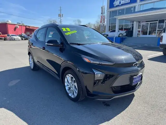 2023 Chevrolet Bolt EUV LT's photo