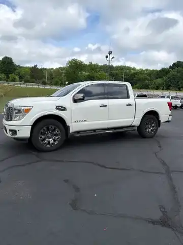 2017 Nissan Titan Platinum Reserve 4X4 Crew Cab's photo