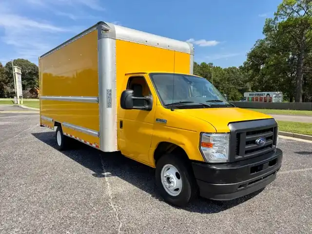 2022 Ford E-Series SRW E-350 Super Duty 138 in WB's photo