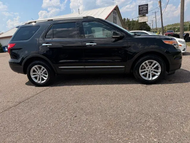 2014 Ford Explorer XLT 4x4 photo 4