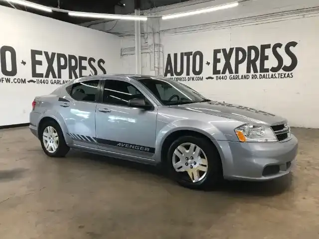 2013 Dodge Avenger SE's photo