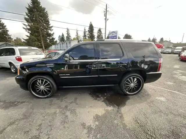 2014 Cadillac Escalade AWD Premium's photo