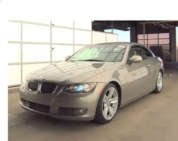 2010 BMW 3 Series 335i Convertible's photo