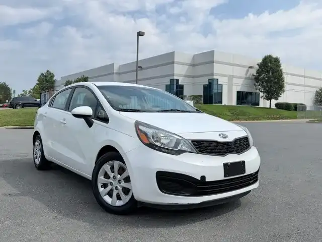 2015 Kia Rio LX AT's photo