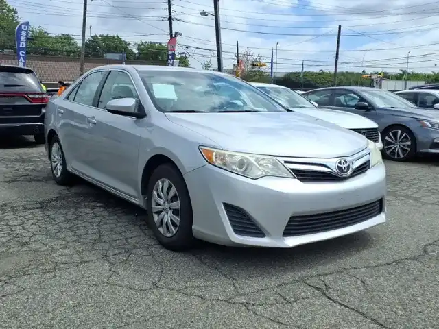 2014 Toyota Camry 2.5 Auto LE's photo