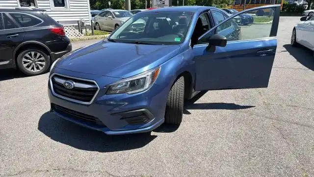 2019 Subaru Legacy 2.5i's photo