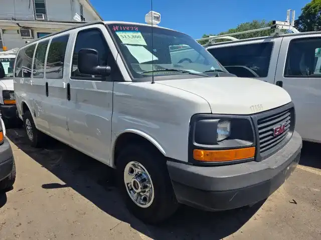 2015 GMC Savana 2500 Cargo Van's photo