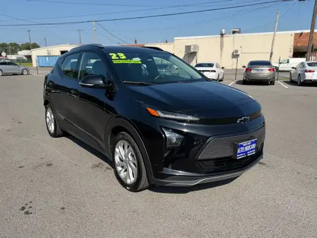 2023 Chevrolet Bolt EUV LT's photo