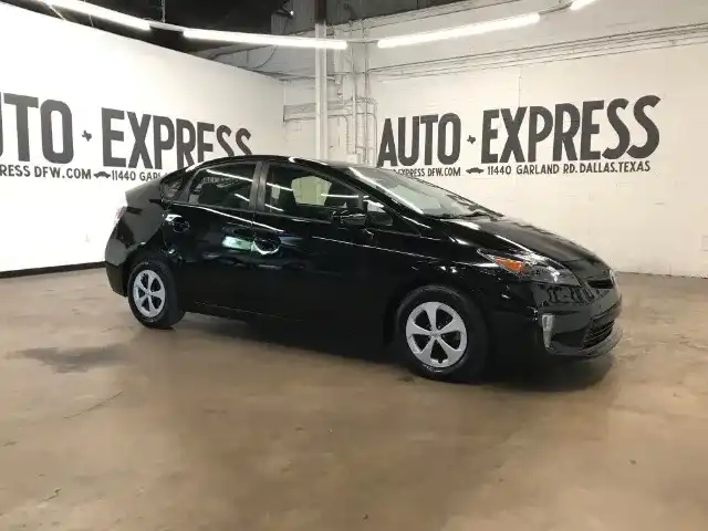 2015 Toyota Prius's photo