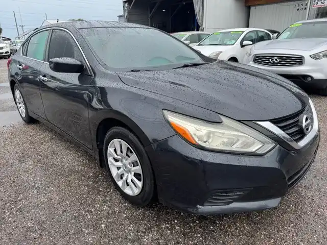 2017 Nissan Altima 2.5 S's photo