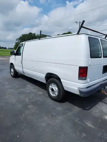 2006 Ford E-Series E-250 Van photo 5