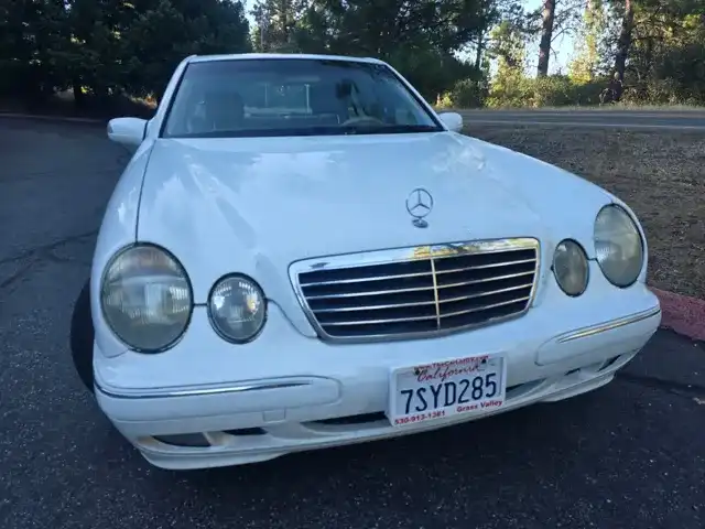 2000 Mercedes-Benz E-Class E320 4-Matic's photo