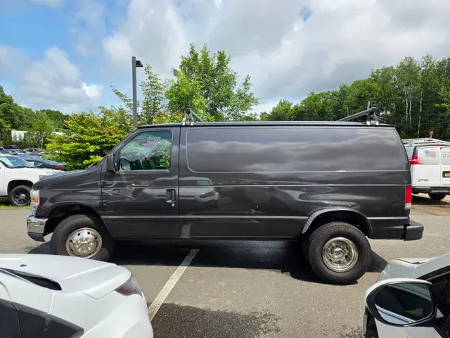 2014 Ford E-Series E-250 Van photo 5