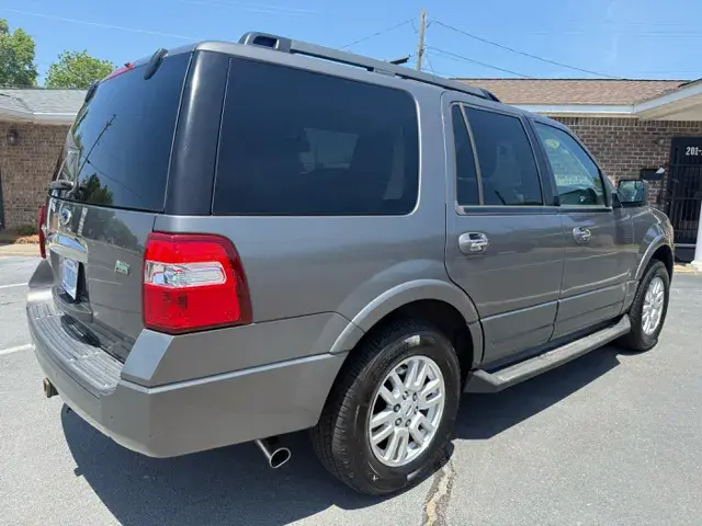 2013 Ford Expedition XLT photo 3