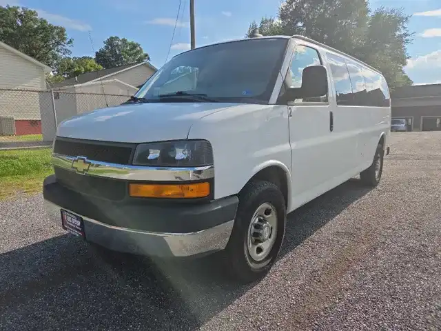2016 Chevrolet Express 3500 LS Extended's photo