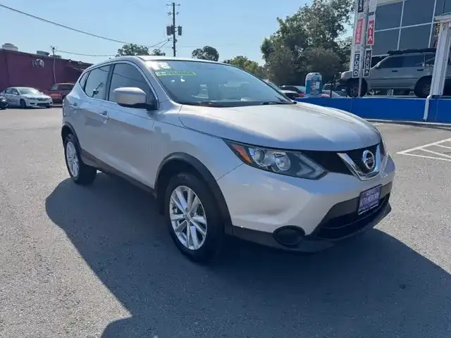 2018 Nissan Rogue Sport S FWD's photo