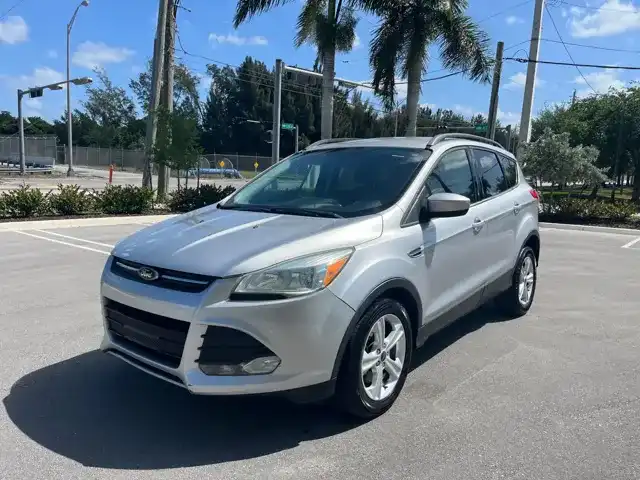 2015 Ford Escape SE's photo