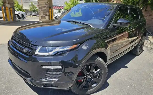 2017 Land Rover Range Rover Evoque SE's photo