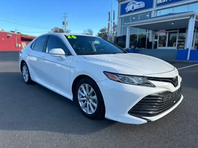 2020 Toyota Camry 2.5 Auto LE's photo
