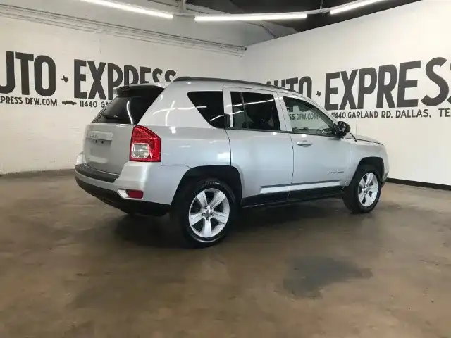 2011 Jeep Compass Base's photo