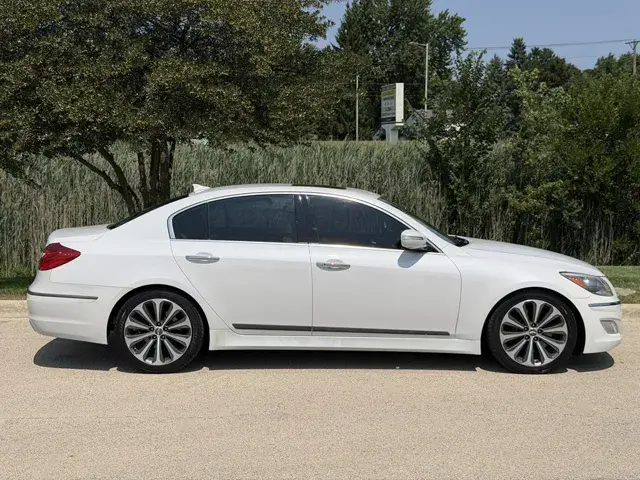 2013 Hyundai Genesis 5.0 R-Spec photo 5