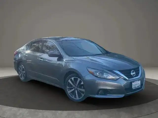 2016 Nissan Altima 2.5 SR's photo