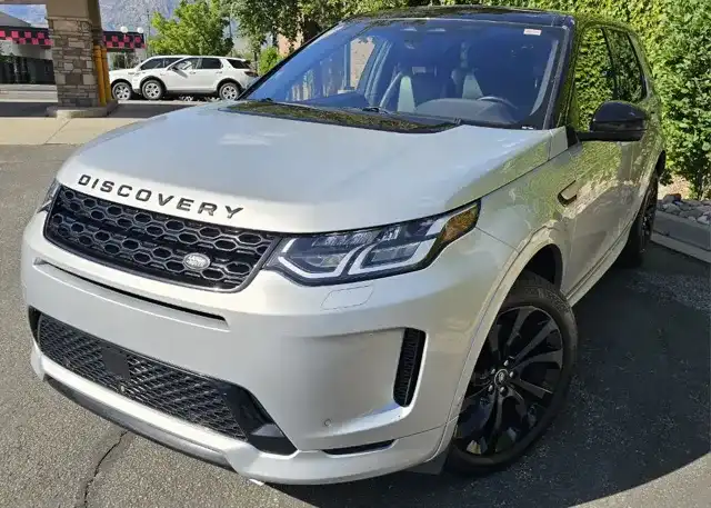 2021 Land Rover Discovery Sport 2.0 S R-Dynamic's photo