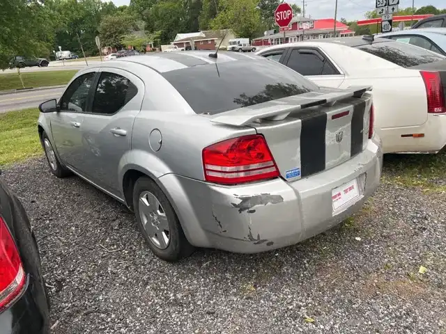 2010 Dodge Avenger SXT's photo