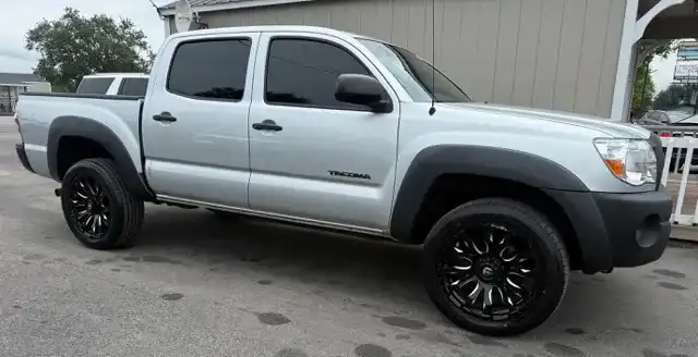 2011 Toyota Tacoma PreRunner Double Cab V6 AT's photo