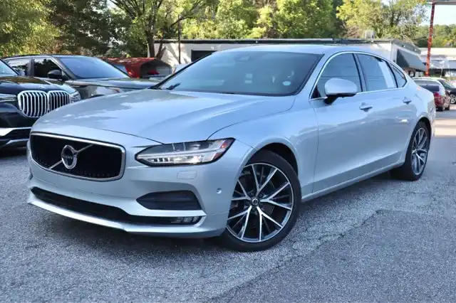 2018 Volvo S90 T6 Momentum AWD's photo