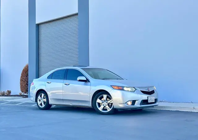 2012 Acura TSX Technology Package 5AT photo 5