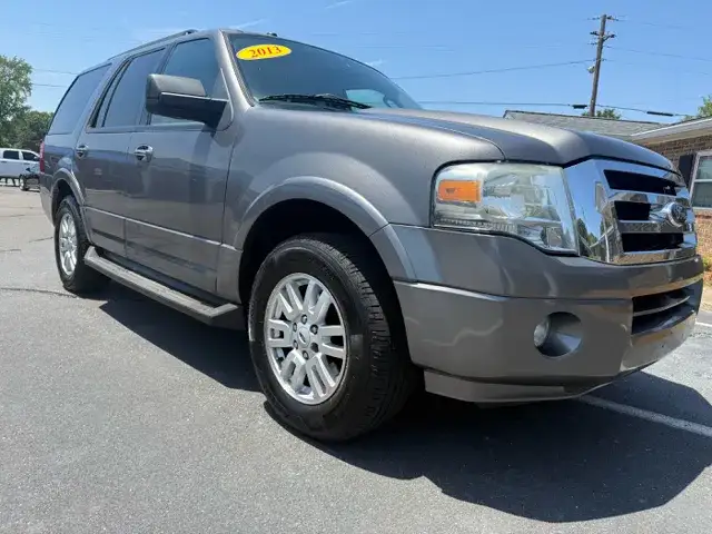 2013 Ford Expedition XLT photo 1