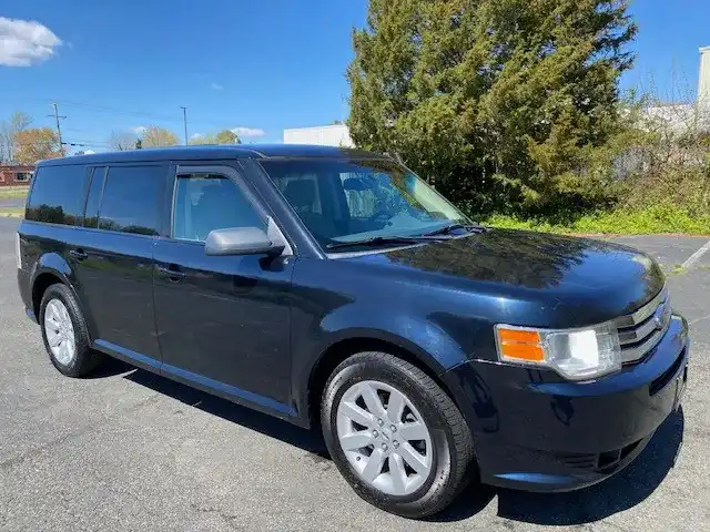 2009 Ford Flex SE FWD's photo