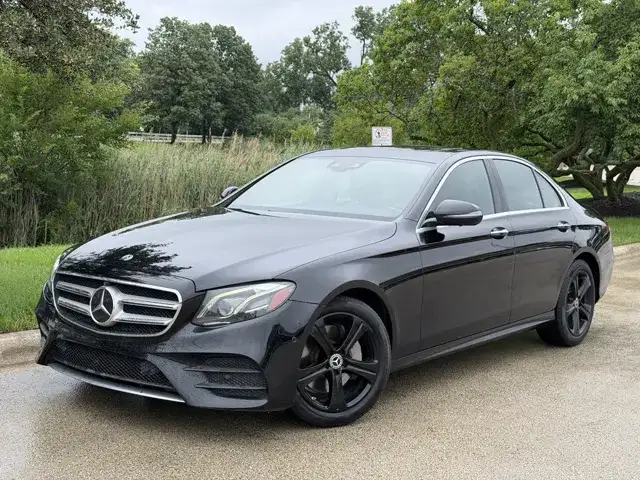 2017 Mercedes-Benz E-Class E300 4MATIC's photo