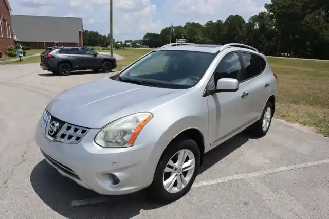 2012 Nissan Rogue SV FWD's photo