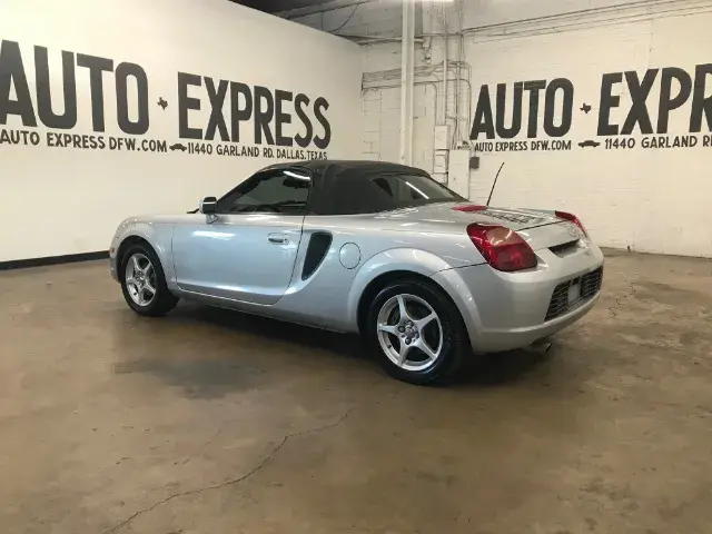 2002 Toyota MR2 Spyder Base photo 4