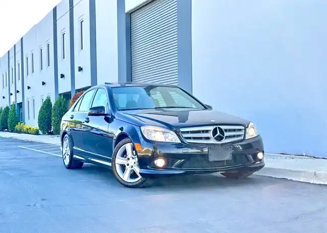 2010 Mercedes-Benz C-Class C300 Sport's photo