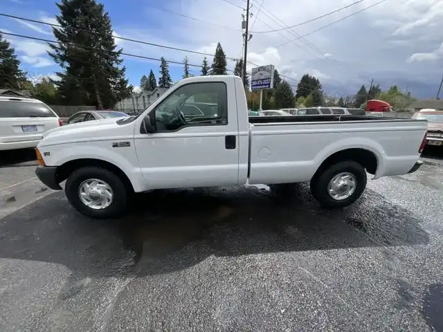 2000 Ford F-250 XL Regular Cab's photo