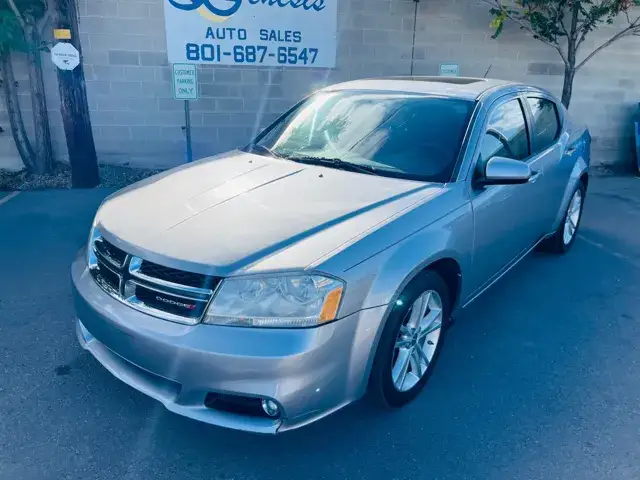 2013 Dodge Avenger SXT photo 1