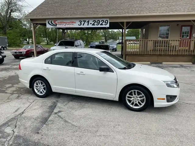 2012 Ford Fusion I-4 S's photo
