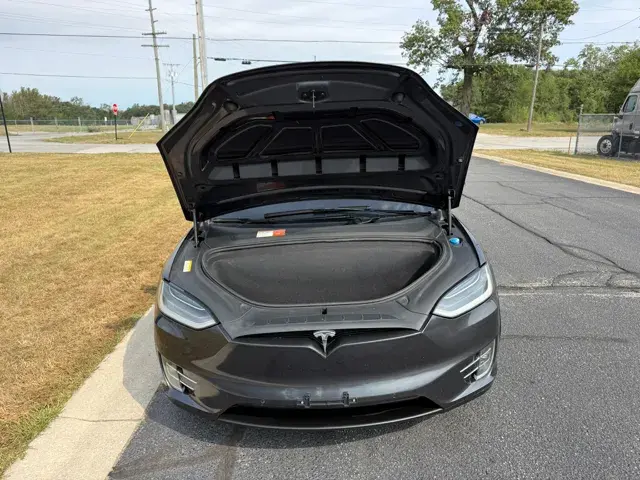 2016 Tesla Model X 90D photo 5
