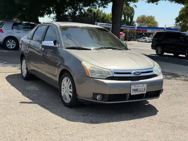 2009 Ford Focus SEL's photo