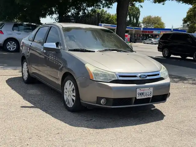 2009 Ford Focus SEL's photo