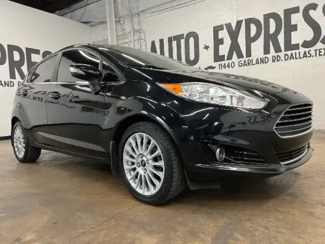 2014 Ford Fiesta Titanium Hatch's photo
